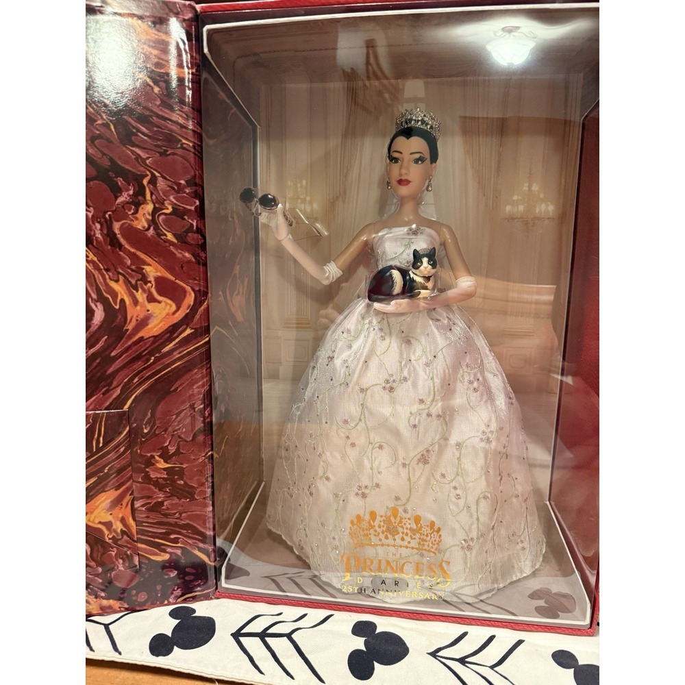 IN HAND 2026 Disney D23 Mia Thermopolis Doll Princess Diaries 25th LE 2500 - Picture 2 of 4